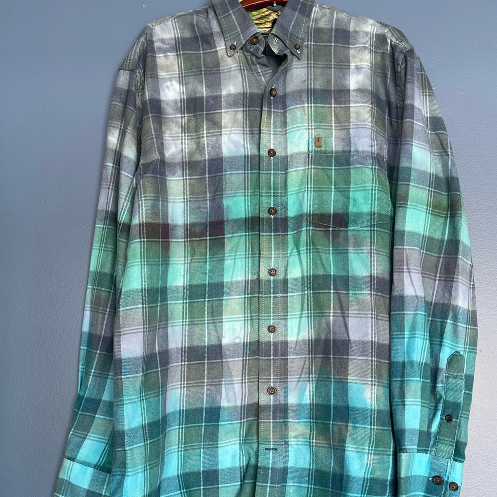 IZOD Men's Tall Stratton Long Sleeve Button Down Plaid Flannel Shirt hand faded